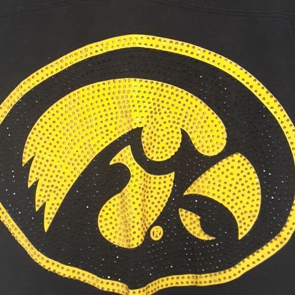 Iowa Hawkeyes size M short sleeve shirt. - Picture 2 of 5
